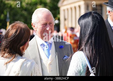 König Karl III. Trifft auf die Education and Skills Garden Party im Londoner Buckingham Palace. Bilddatum: Mittwoch, 14. Mai 2025. Stockfoto