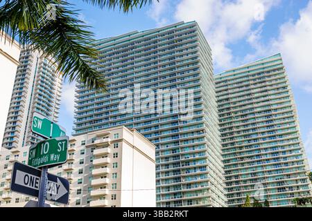 Miami Florida, Brickell Financial District, SW 1st Avenue an der SW 10th Street, The Axis on Brickell Twin Residence Towers, hohe Wohngebäude Stockfoto