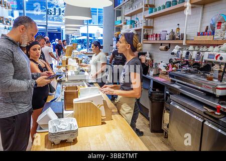 Miami Florida, Brickell Financial District, South Miami Avenue, Rosetta italienische Bäckerei, Inneneinrichtung, hispanische lateinamerikanische Latino-Frauen-Coup Stockfoto
