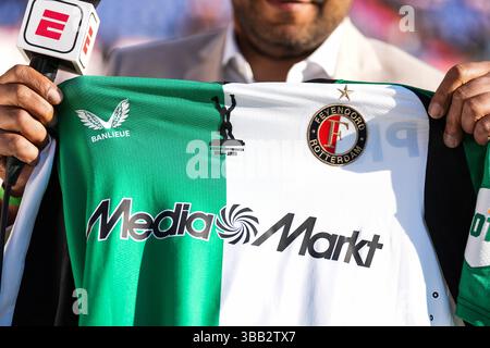 Rotterdam, Niederlande. Mai 2025. Rotterdam - Sinclair Bischop während der dreißigsten Runde der Eredivisie Saison 2024/2025. Das Spiel findet am 14. Mai 2025 im Stadion Feijenoord de Kuip zwischen Feyenoord und RKC Waalwijk in Rotterdam statt. Credit: Box to Box Pictures/Alamy Live News Stockfoto