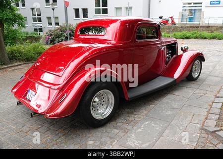 Bad Bentheim, Deutschland - 4. Mai 2025 Ford V8 Modell 40 Hot Rod 3 Fenster Coupé Stockfoto