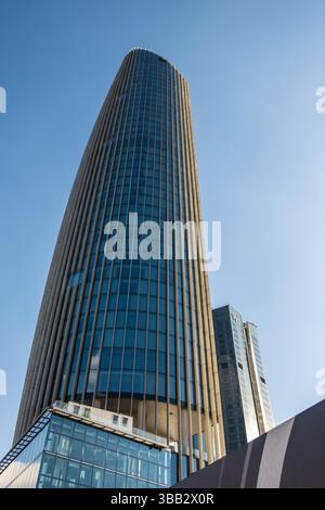 Amman, Jordanien - 12. November 2024: Amman Rotana und W Hotels in der Nähe der Adbali Mall im Norden der Hauptstadt Stockfoto