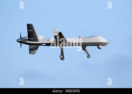 General Atomics MQ-9 Reaper Militär Drohne UAV Ankunft auf der Leeuwarden Air Base während Übung Ramstein Flag. Leeuwarden, Niederlande - 10. April 20 Stockfoto