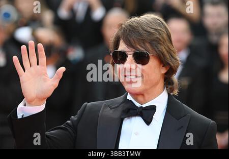 Cannes, Frankreich. Mai 2025. Der US-amerikanische Schauspieler Tom Cruise nimmt am Mittwoch, den 14. Mai 2025, an der Premiere von Mission: Impossible - The Final Reckoning auf dem 78. Filmfestival in Cannes Teil. Foto: Rune Hellestad/ Credit: UPI/Alamy Live News Stockfoto