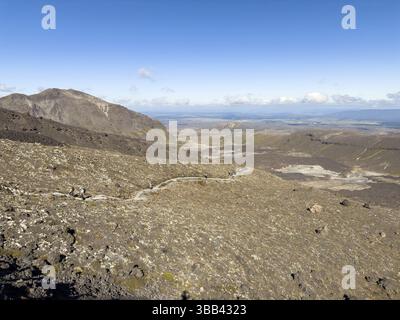 Auf dem Wanderweg des Tongariro Alpine Crossing im Tongariro National Park, Nordinsel, Neuseeland, Ozeanien Stockfoto