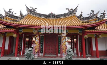 Nagasaki Stadtlandschaft – Blick auf die Küste und historischen urbanen Charme in Japan Stockfoto