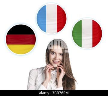 Junge Frau umgeben von Dialogblasen mit Länderflaggen. Deutschland, Italienisch, Tschechisch. Fremdsprachenlernkonzept Stockfoto