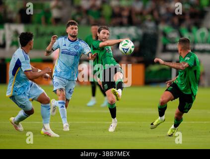 Austin, Texas, USA. Mai 2025. Austin FC Mittelfeldspieler ILIE SANCHEZ (6) übergibt den Ball während eines Major League Soccer-Spiels zwischen Austin FC und Atlanta United am 14. Mai 2025 in Austin, Texas. (Kreditbild: © Scott Coleman/ZUMA Press Wire) NUR REDAKTIONELLE VERWENDUNG! Nicht für kommerzielle ZWECKE! Stockfoto