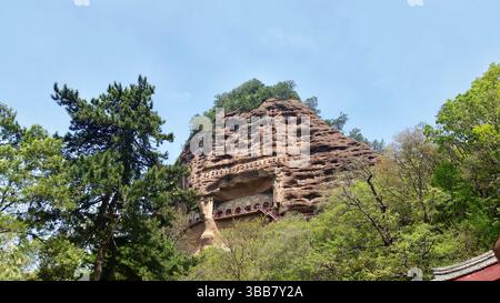 Maijishan Grotten: Antike buddhistische Skulpturen an der Klippe von Gansu Stockfoto