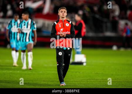 Utrecht, Niederlande. Mai 2025. UTRECHT, NIEDERLANDE - 14. MAI: Mike Klein von Sparta Rotterdam applaudiert nach dem Eredivisie-Spiel zwischen dem FC Utrecht und Sparta Rotterdam im Stadion Galgenwaard am 14. Mai 2025 in Utrecht, Niederlande. (Foto: Rene Nijhuis/MB Media) Credit: MB Media Solutions/Alamy Live News Stockfoto