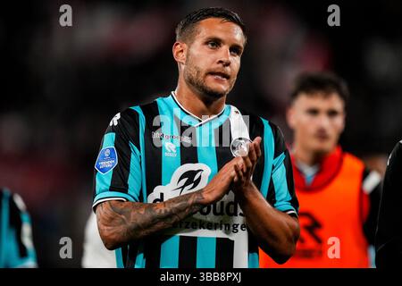 Utrecht, Niederlande. Mai 2025. UTRECHT, NIEDERLANDE - 14. MAI: Mike Eerdhuijzen von Sparta Rotterdam applaudiert nach dem Eredivisie-Spiel zwischen dem FC Utrecht und Sparta Rotterdam im Stadion Galgenwaard am 14. Mai 2025 in Utrecht, Niederlande. (Foto: Rene Nijhuis/MB Media) Credit: MB Media Solutions/Alamy Live News Stockfoto
