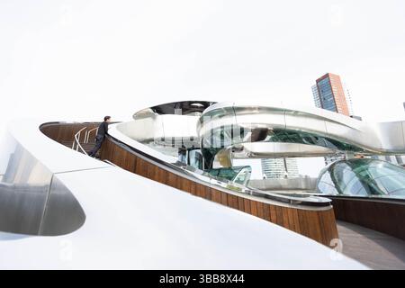 Rotterdam. Mai 2025. Dieses Foto vom 14. Mai 2025 zeigt einen Blick auf das Fenix Museum in Rotterdam, Niederlande. Das neue Museum über Migration wird am 16. Mai der Öffentlichkeit zugänglich sein. Quelle: Sylvia Lederer/Xinhua/Alamy Live News Stockfoto
