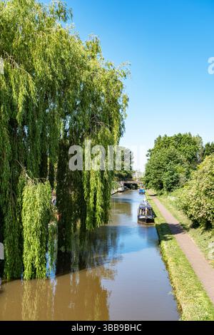Schmale Boote auf dem Shropshire & Union Canal in Middlewich Cheshire, Großbritannien Stockfoto