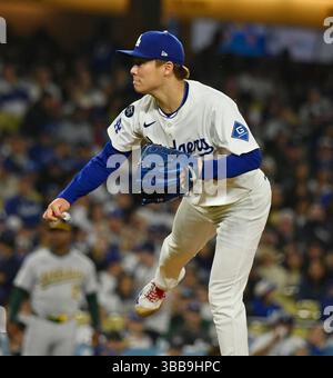 Los Angeles, Usa. Mai 2025. Los Angeles Dodgers Starting Pitcher Yoshinobu Yamamoto liefert am Mittwoch, den 14. Mai 2025, im sechsten Inning im Dodger Stadium in Los Angeles gegen die Athletics. Foto: Jim Ruymen/UPI Credit: UPI/Alamy Live News Stockfoto