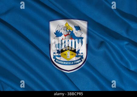 Pringsewu, lampung 25. Mai 2025; selektiver Fokus des Huddersfield Town Football Club-Logos in der efl League One-Meisterschaft, 3D-Illustration Stockfoto