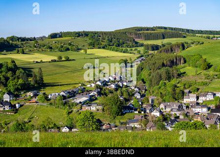 Sauerland Landschaft bei Wunderthausen, gehört zu Bad Berleburg, im Kreis Siegen-Wittgenstein, NRW, Deutschland Sauerland Landschaft *** Sauerland Landschaft bei Wunderthausen, gehört zu Bad Berleburg, im Landkreis Siegen Wittgenstein, NRW, Deutschland Sauerland Landschaft Stockfoto