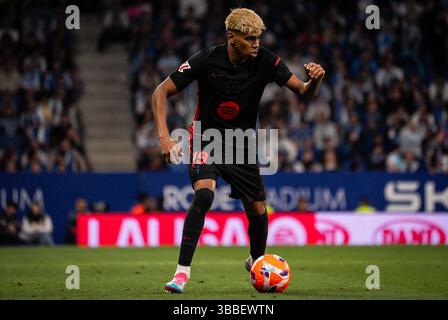 Barcelona, Spanien, Spanien. Mai 2025. Lamine YAMAL von Barcelona während des LaLiga-Spiels zwischen RCD Espanyol de Barcelona und FC Barcelona im RCDE-Stadion am 15. Mai 2025 in Barcelona. (Kreditbild: © Matthieu Mirville/ZUMA Press Wire) NUR REDAKTIONELLE VERWENDUNG! Nicht für kommerzielle ZWECKE! Stockfoto