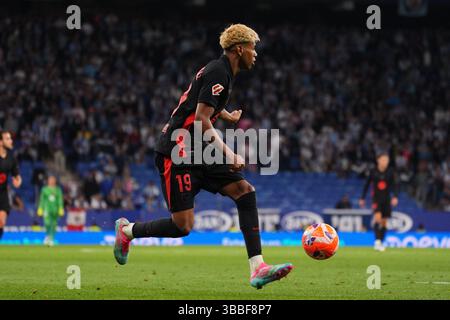15. Mai 2025; RCDE-Stadion, Cornella, Spanien, spanischer La-Liga-Fußball, Espanyol gegen Barcelona; Lamine Yamal aus Barcelona fährt auf das Tor zu Stockfoto