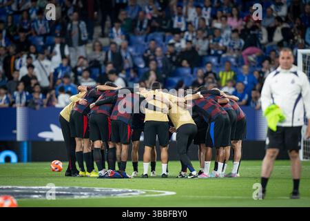 Barcelona, Spanien. Mai 2025. Die Spieler des FC Barcelona werden bei einem Spiel der La Liga EA Sports zwischen RCD Espanyol und dem FC Barcelona im Stage Front Stadium gesehen. Endpunktzahl: RCD Espanyol 0:2 FC Barcelona. Quelle: SOPA Images Limited/Alamy Live News Stockfoto