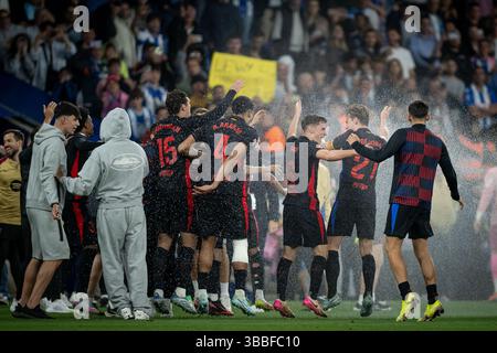 Barcelona, Spanien. Mai 2025. Die Spieler des FC Barcelona feiern im Stage Front Stadium ein Tor bei einem Spiel der La Liga EA Sports zwischen RCD Espanyol und dem FC Barcelona. Endpunktzahl: RCD Espanyol 0:2 FC Barcelona. Quelle: SOPA Images Limited/Alamy Live News Stockfoto