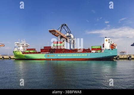 Das Containerschiff ECO LEVANT, das unter französischer Flagge fährt. Euromax Containerterminal. Maasvlakte 2 Tiefseehafen, Rotterdam, Zuid-Holland, Nethe Stockfoto