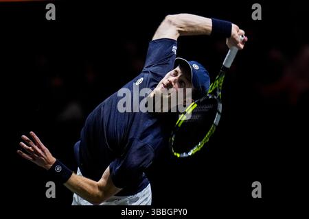 Rotterdam, Niederlande. Februar 2024. ROTTERDAM, NIEDERLANDE - 14. FEBRUAR: Botic van de Zandschulp aus den Niederlanden spielt im ersten Rundenspiel seiner Männer gegen Jannik Sinner aus Italien am 3. Tag der ABN AMRO Open 2024 im Rotterdam Ahoy am 14. Februar 2024 in Rotterdam, Niederlande. (Foto: Rene Nijhuis/BSR Agency) Credit: BSR Agency/Alamy Live News Stockfoto