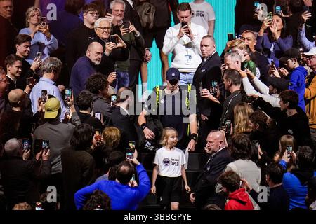 Rotterdam, Niederlande. Februar 2024. ROTTERDAM, NIEDERLANDE - 14. FEBRUAR: Botic van de Zandschulp aus den Niederlanden geht vor dem ersten Rundenspiel seiner Männer gegen Jannik Sinner aus Italien am 3. Tag des ABN AMRO Open 2024 beim Rotterdam Ahoy am 14. Februar 2024 in Rotterdam, Niederlande. (Foto: Rene Nijhuis/BSR Agency) Credit: BSR Agency/Alamy Live News Stockfoto