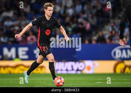Barcelona, Spanien, Spanien. Mai 2025. Frenkie DE JONG aus Barcelona während des LaLiga-Spiels zwischen RCD Espanyol de Barcelona und FC Barcelona im RCDE-Stadion am 15. Mai 2025 in Barcelona. (Kreditbild: © Matthieu Mirville/ZUMA Press Wire) NUR REDAKTIONELLE VERWENDUNG! Nicht für kommerzielle ZWECKE! Stockfoto