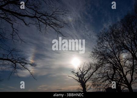 Sonnenhund-Phänomen über dem Bodensee Stockfoto