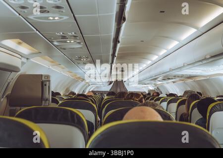 Innerhalb Des Flugzeugs, Reihen, Gang, Passagiere, Stockfoto
