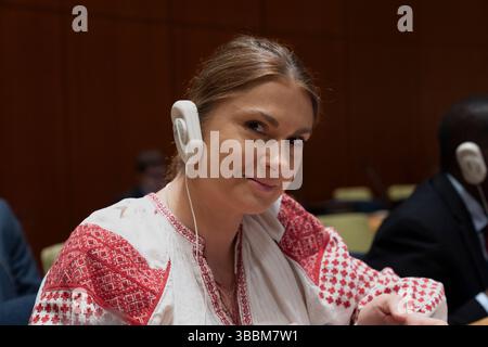 New York, Usa. Mai 2025. Botschafterin Khrystyna Hayovyshyn hört zu, wie Annalena Baerbock, Mitglied des Deutschen Bundestages, ehemalige Außenministerin der Bundesrepublik Deutschland und Kandidatin für das Amt des Präsidenten der 80. Generalversammlung am 15. Mai 2025 im UN-Hauptsitz in New York an einem informellen interaktiven Dialog mit der Kandidatin für das Amt des Präsidenten der Generalversammlung teilnimmt (Foto: Lev Radin/Pacific Press) Stockfoto
