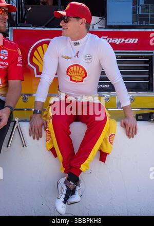 Speedway, USA – 16. Mai 2025: JOSEF NEWGARDEN (2) (USA) aus Nashville, TN, bereitet sich auf das 109. Rennen des Indianapolis 500 auf dem Indianapolis Motor Speedway IN vor. Stockfoto