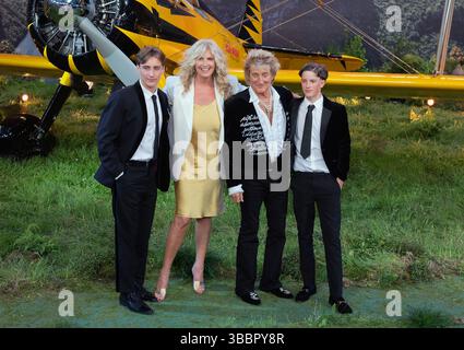 London, Großbritannien. 15. Mai 2025. (L-R) Alistair Stewart, Penny Lancaster, Rod Stewart und Aiden Stewart nehmen am 15. Mai 2025 in London, England, Großbritannien, an der Weltpremiere von Mission: Impossible - The Final Reckononing Teil. Quelle: S.A.M./Alamy Live News Stockfoto