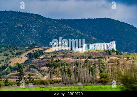 Santiago ist die Hauptstadt und größte Stadt Chiles und eine der größten Städte Amerikas. Es liegt im zentralen Tal des Landes und ist Stockfoto