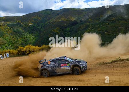 Piombino, Piombino, Italien. Mai 2025. Fahrer OliverÂ Solber und Co-Pilot james Fultonof vom Team Printsport Toyota Gr Yaris Rally2, sie treffen auf den 1. The Day of the Race, während der FIA World Rally Championship WRC Vodafone Rally de Portugal 2025, 16. Mai, Matosinhos, Portugal Credit: Luca Barsali/ZUMA Press Wire/ZUMA Wire/Alamy Live News Stockfoto