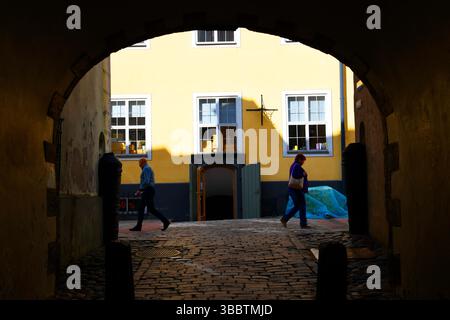 Der schwedische Torgang in der Altstadt von Riga, Lettland. Stockfoto