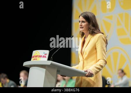 17.05.2025 - Berlin, Deutschland, Europa: 76. Ordentlicher Bundesparteitag der FDP / Freie Demokraten - Estrel Berlin: Susanne Seehofer, Tochter des ehemaligen Bundesinnenministers Horst Seehofer. *** 17 05 2025 Berlin, Deutschland, Europa 76 ordentliche Bundesparteikonferenz der FDP-Freidemokraten Estrel Berlin Susanne Seehofer, Tochter des ehemaligen Bundesinnenministers Horst Seehofer Copyright: XJamesxZabelx Stockfoto