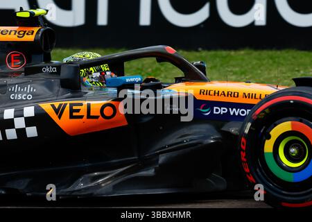 Imola, Italie. Mai 2025. Während der Formel 1 AWS Gran Premio del Made in Italy e Dell'Emilia-Romagna 2025, Emilia Romagna Grand Prix 2025, 7. Runde der FIA Formel-1-Weltmeisterschaft 2025 vom 16. Bis 18. Mai 2025 auf dem Autodromo Internazionale Enzo e Dino Ferrari in Imola, Italien - Foto Javier Jimenez/DPPI Credit: DPPI Media/Alamy Live News Stockfoto