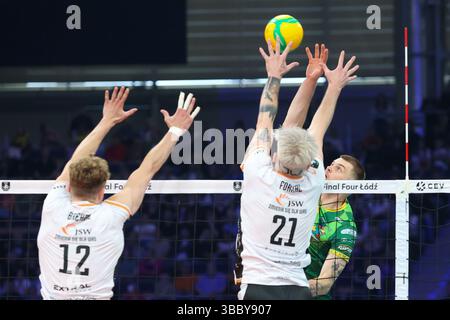 Lodz, Polen. Mai 2025. CEV Champions Legue Volley 2025 Finale vier Halbfinale JSW Jastrzebski Wegiel gegen Aluron CMC Warta Zawiercie. Quelle: Anna Klepaczko LUMIKA/Alamy Live News Stockfoto