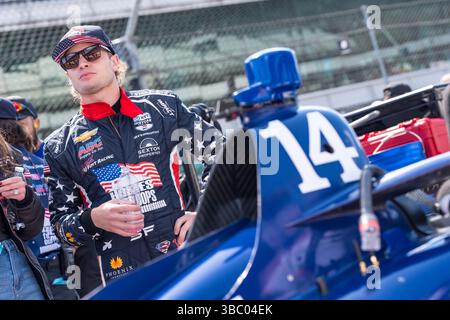 Der Fahrer DER NTT INDYCAR-SERIE, SANTINO FERRUCCI (14) (USA) aus Woodbury, Conneticut, bereitet sich auf die Qualifikation für den 109. Lauf des Indianapolis 500 auf dem Indianapolis Motor Speedway vor. Stockfoto