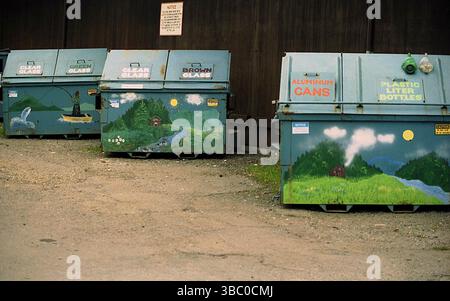 Recyclingbehälter in Kalifornien, USA, ca. 1992 Stockfoto