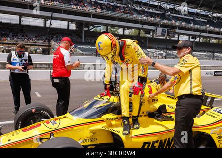 Indianapolis, USA. Mai 2025. INDIANAPOLIS, INDIANA – 17. Mai: Scott McLaughlin, Team Penske Chevrolet während der Qualifikation für die NTT IndyCar Series 109. Lauf des Indianapolis 500 auf dem Indianapolis Motor Speedway am 17. Mai 2025 in Indianapolis, Indiana. (Quelle: Jeremy Hogan/Alamy Live News Stockfoto