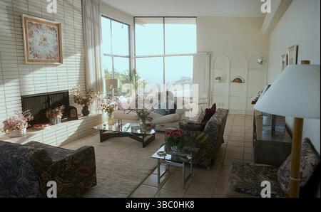 Innenraum eines Wohnzimmers in Kalifornien, USA, ca. 1990 Stockfoto