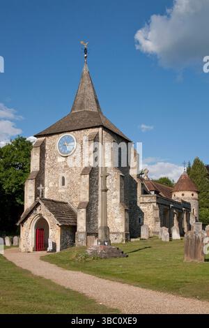 St. Michael und alle Engel historische Kirche, Mickleham, Dorking, Surrey, England Stockfoto