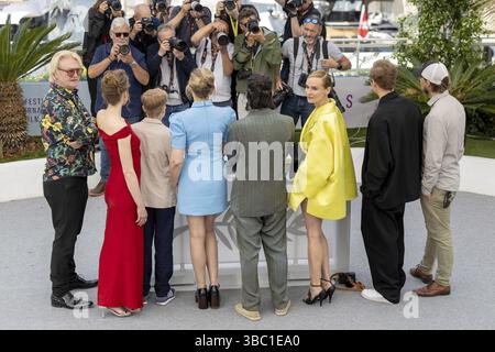 Cannes, Frankreich - 16.5,2024: Detlev Buck, Lisa Hagmeister, Jasper Ole Billerbeck, Laura Tonke, Fatih Akin, Diane Kruger, Matthias Schweighoefer, Lars J Stockfoto