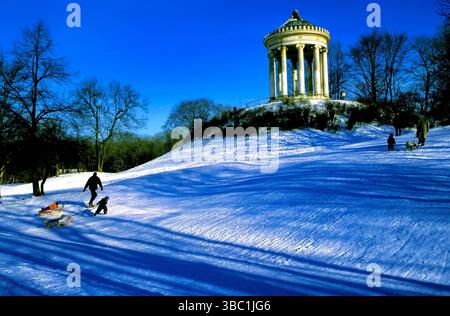 Der Monopteros-Tempel im Winter, Englischer Garten, München, Deutschland Stockfoto