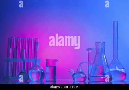 Laborglas Chemie oder Medizin für die Forschung-Stillleben Stockfoto