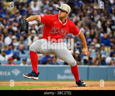 Los Angeles, Usa. Mai 2025. Los Angeles Angels Starting Pitcher Tyler Anderson wird am Samstag, den 17. Mai 2025, im Dodger Stadium in Los Angeles gegen die Los Angeles Dodgers ausliefern. Foto: Jim Ruymen/UPI Credit: UPI/Alamy Live News Stockfoto