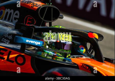 Imola, Bo, Italien. Mai 2025. LANDO NORRIS ( McLaren ) während des Qualifings im Autodromo Enzo e Dino Ferrari (Imola, BO) am Samstag, den 17. September. Credit: Nicolo Farina/ZUMA Press Wire/ZUMA Wire/Alamy Live News Stockfoto