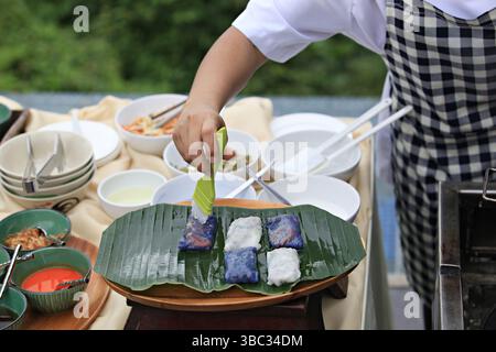 Thailändische gedämpfte Schweineknödel (Kow Griep Pag Mor) in der Provinz Ubon Ratchathani, Thailand Stockfoto